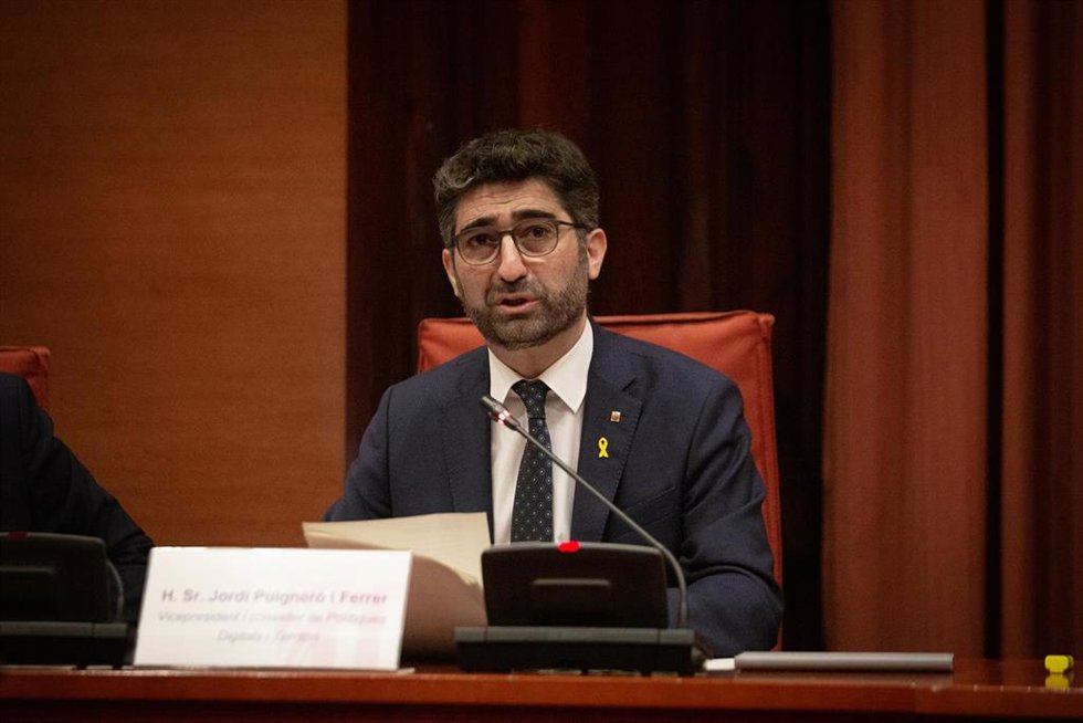 El vicepresidente y conseller de Políticas Digitales y Territorio de la Generalitat, Jordi Puigneró, ofrece una rueda de prensa para informar sobre el Aeropuerto de Barcelona-El Prat, a 13 de octubre de 2021, en Barcelona, Cataluña, (España). Puigneró h
