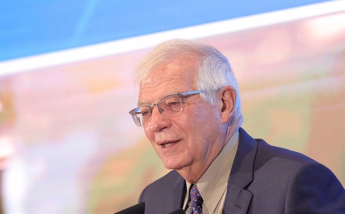 El alto representante de la UE para Asuntos Exteriores, Josep Borrell, interviene en un Desayuno Informativo de Nueva Economía Fórum en el Hotel Mandarin Oriental Ritz, a 8 de octubre de 2021, en Madrid, (España).