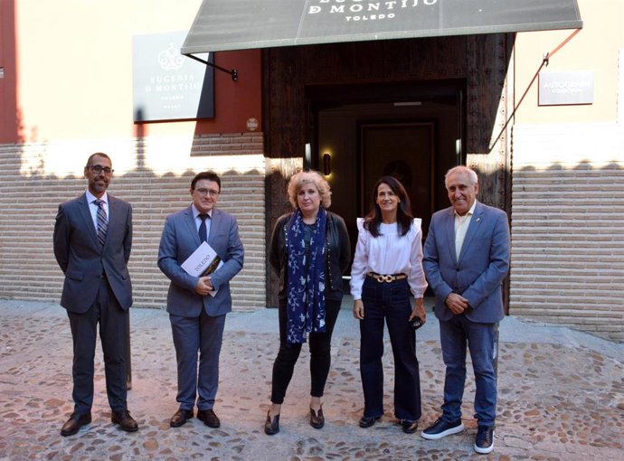 El escritor Daniel Gascón inaugura las terturlias del café en el Hotel Eugenia de Montijo