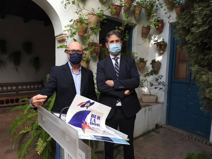 Juan Carlos Villanueva y Ángel Cañadilla en la presentación de 'El Burlador en Palacio'.