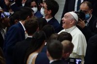 El Papa: "No se puede vivir de subsidios, el objetivo es brindar fuentes de trabajo"