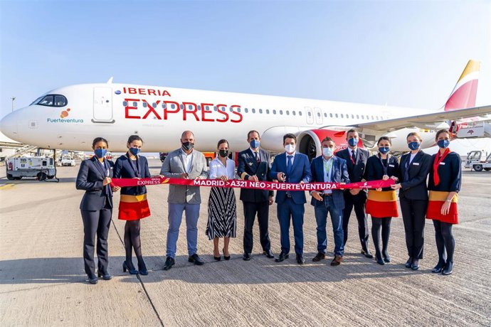 Avión de Iberia Express que se ha bautizado con el nombre de 'Fuerteventura'