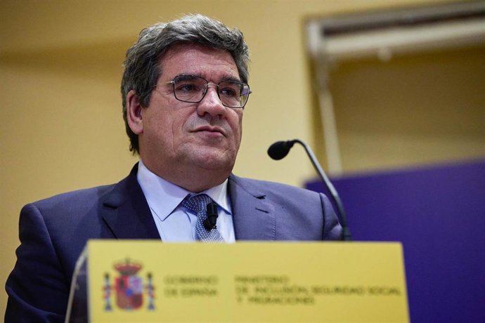 El ministro de Inclusión, Seguridad Social y Migraciones, José Luis Escrivá, presenta las líneas generales de los Presupuestos Generales del Estado para 2022 correspondientes a su cartera, a 14 de octubre de 2021, en Madrid, (España). 