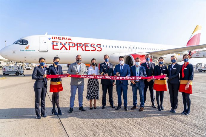 Avión de Iberia Express que se ha bautizado con el nombre de 'Fuerteventura'