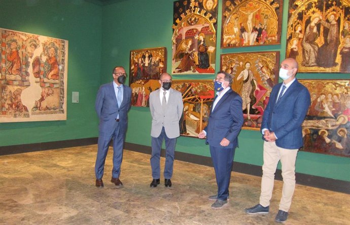 El presidente de Aragón, Javier Lambán, inaugura el nuevo espacio dedicado al arte gótico en el Museo de Zaragoza.