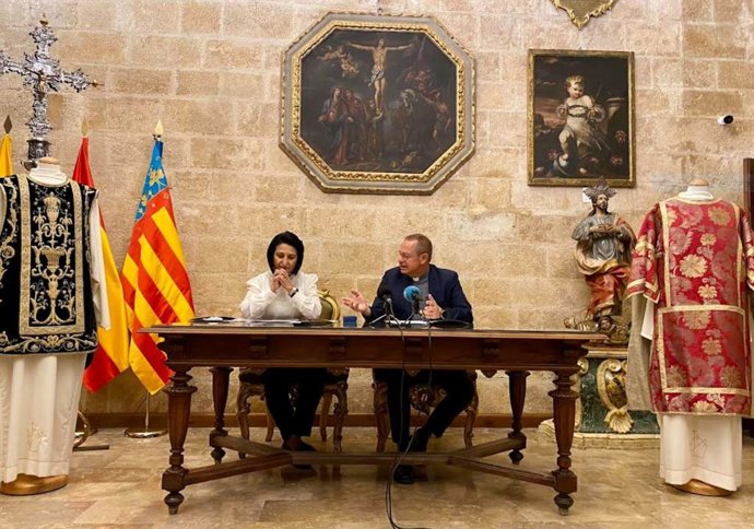 Presentación del inventario del fondos textiles hallados en la parroquia de San Nicolás de Valncia.