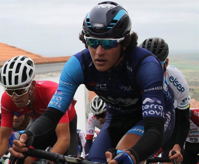 El ciclista brasileño Vinícius Rangel correrá en el Movistar Team español hasta 2024