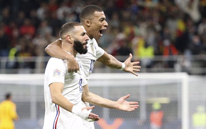 Karim Benzema of France celebrates his goal with Kylian Mbappe during the UEFA Nations League Final football match between Spain and France on October 10, 2021 at Stadio San Siro stadium in Milan, Italy - Photo Jean Catuffe / DPPI