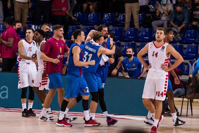 Nikola Mirotic of FC Barcelona celebrate his victory with his teammates during the Turkish Airlines EuroLeague match between FC Barcelona and Olympiacos Piraeus  at Palau Blaugrana on October 13, 2021 in Barcelona, Spain.