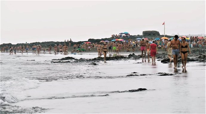 Archivo - 'Canarias, 1500 km de Costa' recuerda los consejos básicos para prevenir ahogamientos