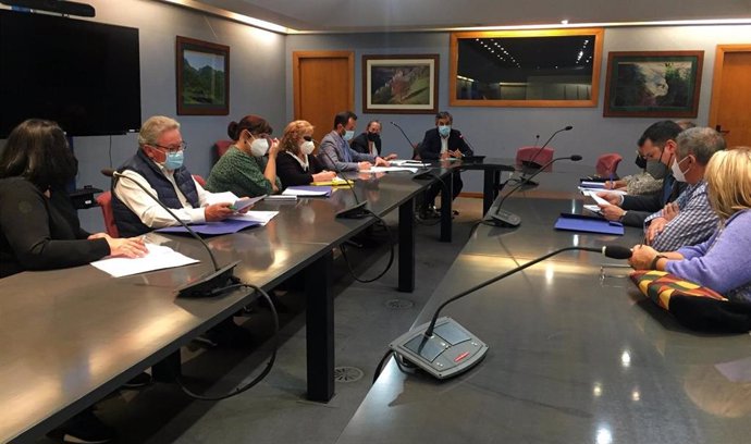 El consejero Alejandro Calvo se reúne con representantes de los sindicatos agrarios Asaja, Coag y UCA y de Cooperativas Agroalimentarias Principado de Asturias