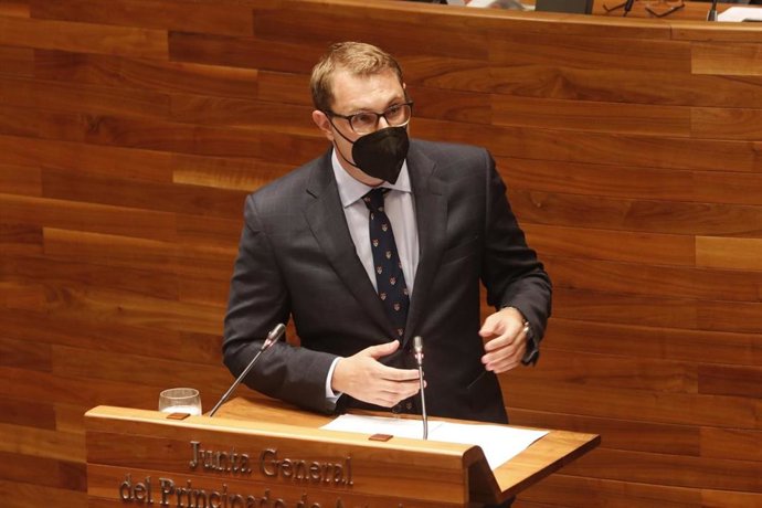 Archivo - El portavoz de Foro en la Junta General, Adrián Pumares