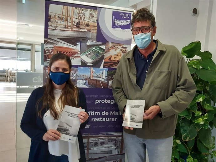 El Consell de Mallorca presenta un libro sobre las barcas de pesca tradicionales de Mallorca.