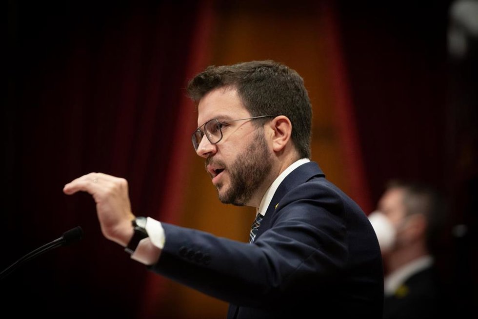 El president de la Generalitat, Pere Aragons, interviene en el Parlament. ARCHIVO.