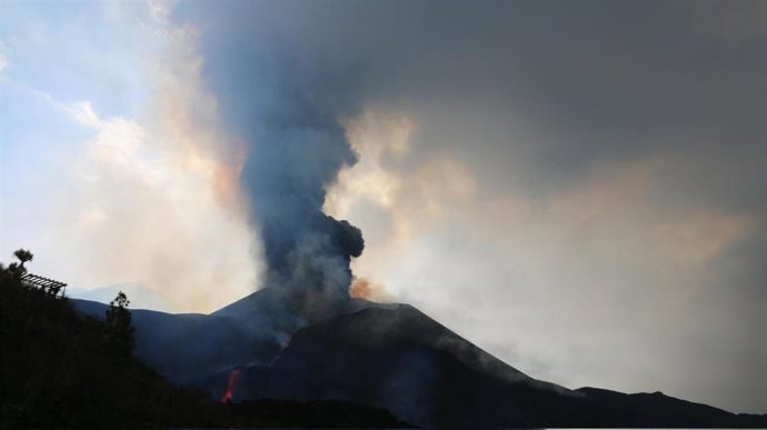 Imagen del volcán de La Palma cuando se cumplen 24 días de la erupción