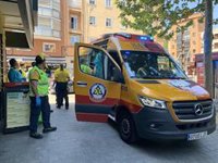 Un motorista sufre la amputación de una pierna tras ser arrastrado por un camión