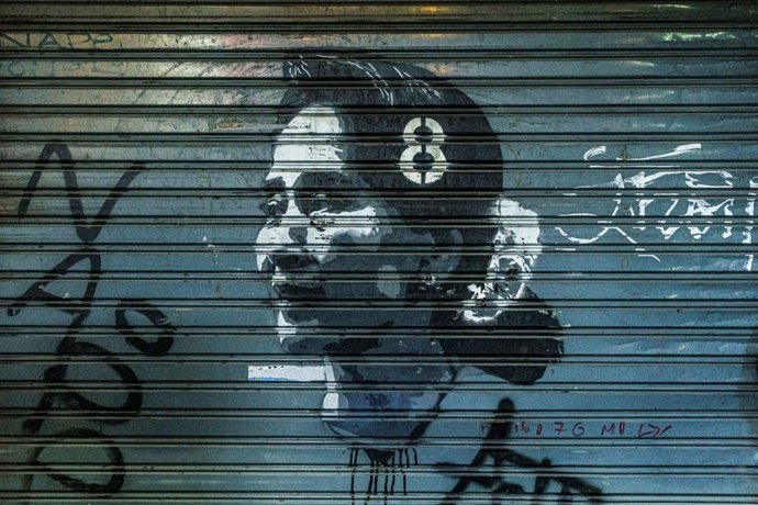 Archivo - Mural de la antigua 'líder de facto' de Birmania Aung San Suu Kyi en Bangkok, Tailandia.