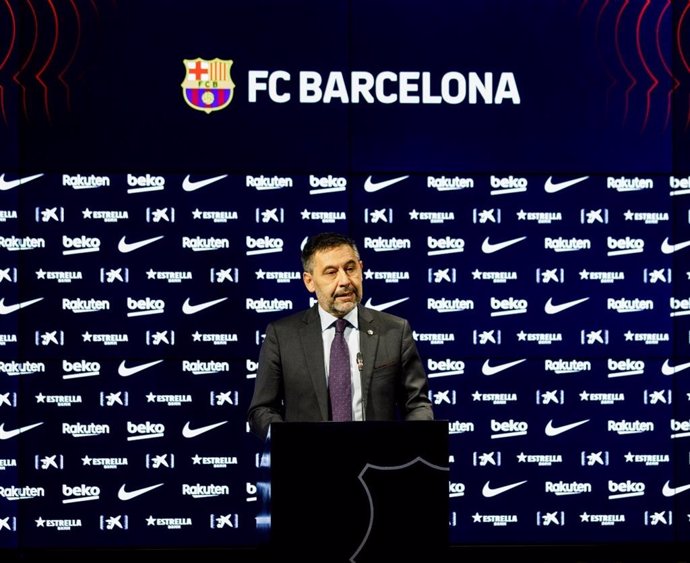 Archivo - El presidente dimitido del FC Barcelona Josep Maria Bartomeu en la comparecencia en la que anunció la dimisión en bloque de su Junta Directiva