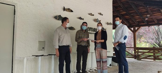 La delegada de Desarrollo Sostenible, María José Lara,  en el Centro de Visitantes del Río Borosa en Santo Tomé (Jaén)