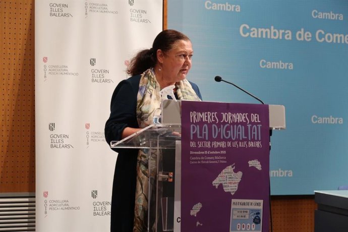 La consellera de Agricultura, Pesca y Alimentación, Mae de la Concha, en la inauguración de la primera jornada del plan de igualdad en el sector primario.