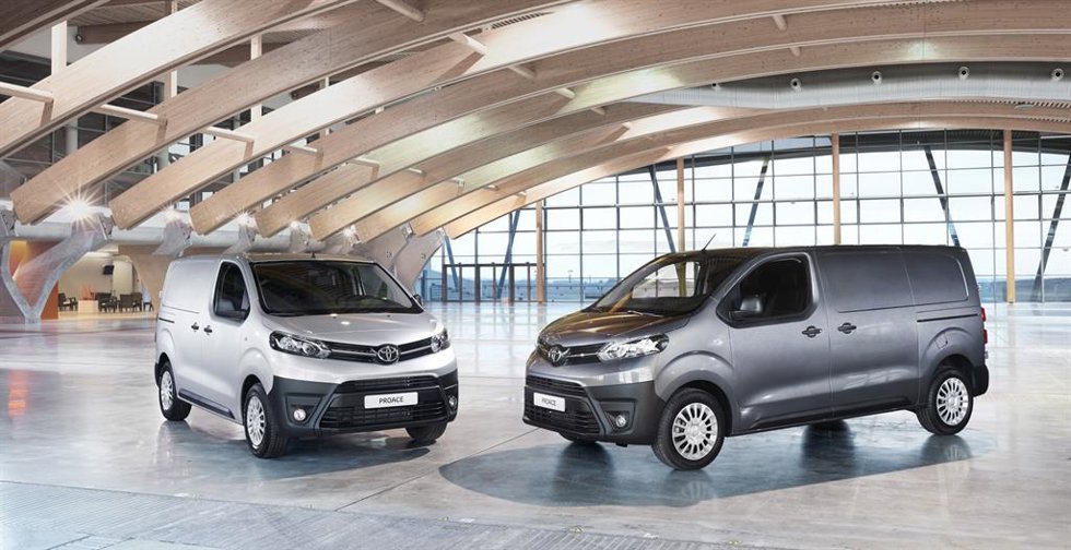 Archivo - Toyota España lanza la gama 2022 de Proace y Proace Electric