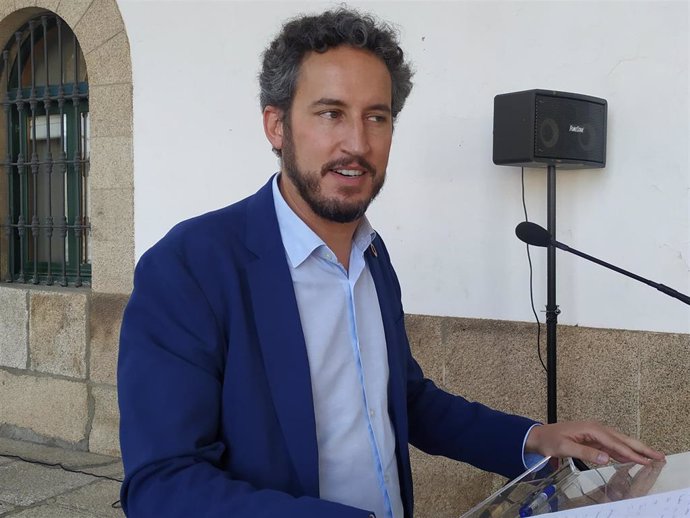 El portavoz del Gobierno local de Cáceres, Andrés Licerán, en la rueda de prensa posterior a la Junta de Gobierno local