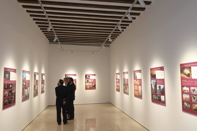 Exposición 'Málaga, territorio kárstico: ciudades de piedra, supercuevas y neandertales pintores'
