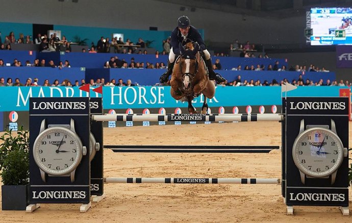 Archivo - Imagen de una prueba de la Copa del Mundo de  Salto durante la Ifema Madrid Horse Week