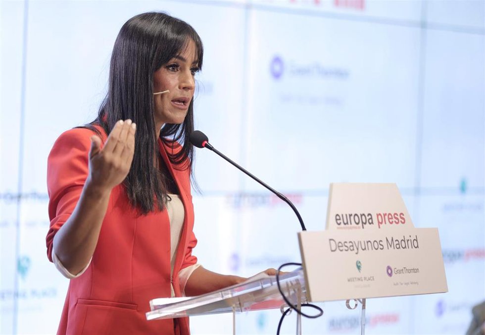 La vicealcaldesa del Ayuntamiento de Madrid, Begoña Villacís, interviene en un Desayuno Informativo organizado en el Auditorio Meeting Place, a 5 de octubre de 2021, en Madrid, (España).