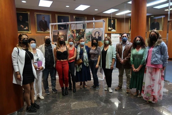 Entrega de los premios del II certamen de fotografía 'Del mar y de la tierra. Un reconocimiento a sus mujeres'.