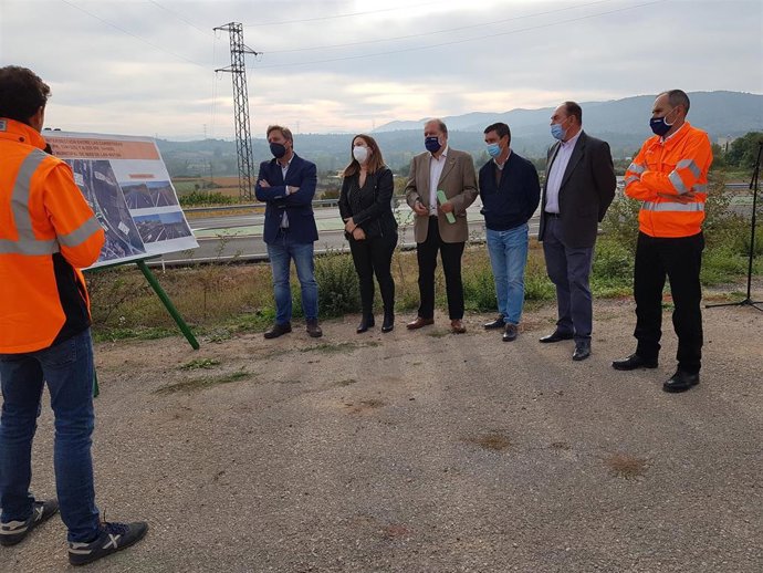 Soro visita la obra de mejora de sguridad vial en la intersección de la variante de Mas de las Matas