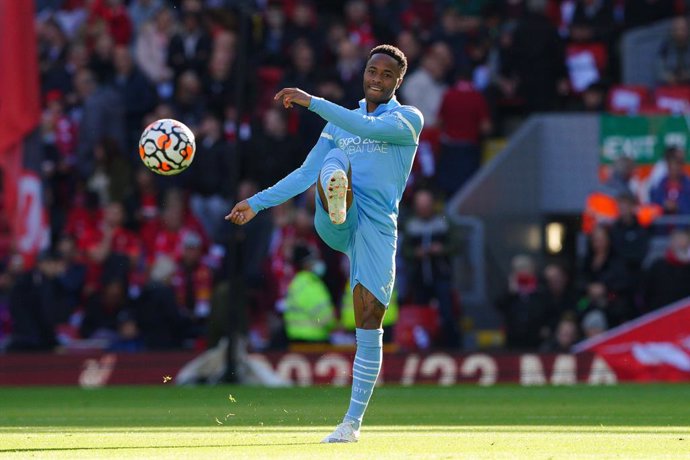 03 October 2021, United Kingdom, Liverpool: Manchester City's Raheem Sterling warms up before the start of the English Premier League soccer match between Liverpool and Manchester City at Anfield Stadium. Photo: Peter Byrne/PA Wire/dpa