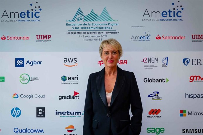 Archivo - La secretaria de Estado de Digitalización e Inteligencia Artificial, Carme Artigas, en el 35 Encuentro de la Economía Digital y Telecomunicaciones organizado por Ametic en Santander.