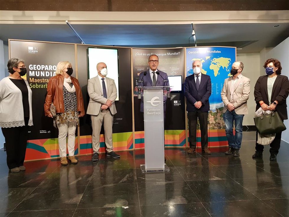 Felipe Faci presenta la exposición itinerante sobre Geoparques Mundiales