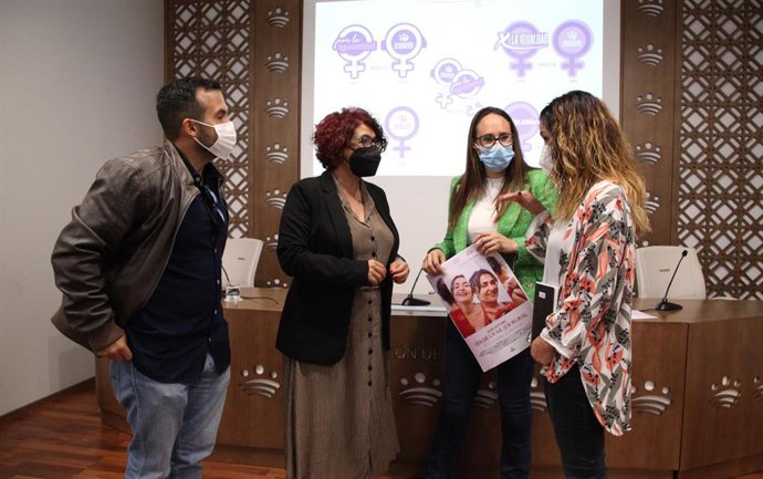 Autoridades en la presentación de los Premios de Igualdad de la Diputación de Badajoz con motivo del Día Internacional de las Mujeres Rurales