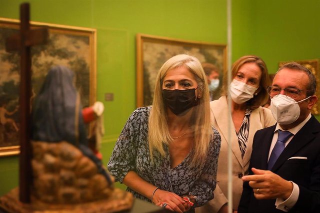 La consejera de Cultura y Patrimonio Histórico, Patricia del Pozo, ha inaugurado la exposición 'Inéditos. Fondos recuperados y desconocidos del Museo de Bellas Artes de Granada'.