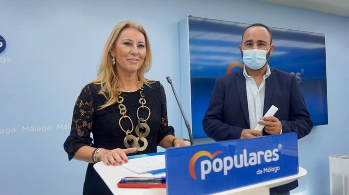 Los diputados nacionales por el PP de Málaga Carolina España y Mario Cortés