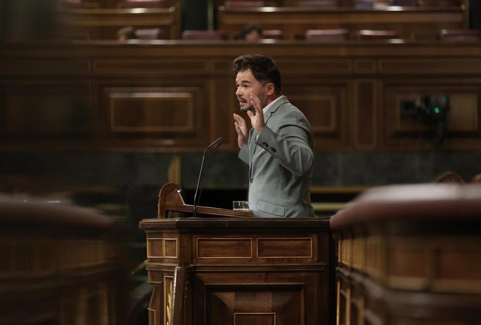El portavoz de ERC en el Congreso, Gabriel Rufián, interviene en una sesión plenaria en el Congreso