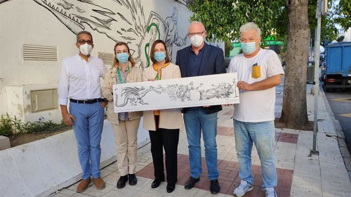 Torremolinos homenajea a sanitarios con un mural de Idígoras en las paredes del centro de salud de San Miguel