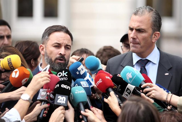Archivo - (I-D) El presidente de VOX, Santiago Abascal y el secretario general de Vox, Javier Ortega Smith, en rueda de prensa tras conocerse la sentencia del Tribunal Supremo sobre el juicio del 'procés', en Madrid (España), a 14 de octubre de 2019.