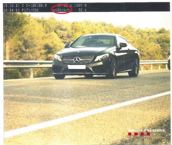 Imagen del coche que circulaba a 198 kilómetros por hora por la carretera C-12