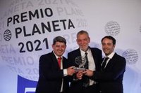 Los tres guionistas bajo el seudónimo Carmen Mola, Premio Planeta: "Queríamos dar un salto"