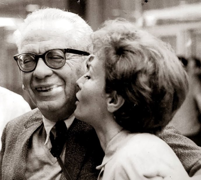 Max Aub y Elena Aub en Cuba, asistiendo como Jurado del Premio Casa de las Américas. La Habana (Cuba). Febrero, 1968. Fotógrafo: Juan Dolset. / Casa de las Américas. Sign. Caja 42-150.