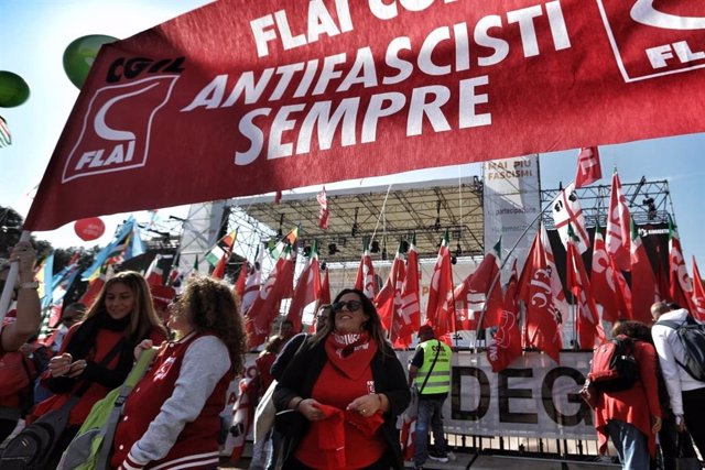 Marcha antifascista de la CGIL en Roma