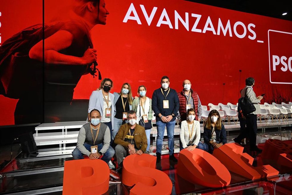 Delegación de los socialistas navarros en el Congreso del PSOE, encabezada por María Chivite