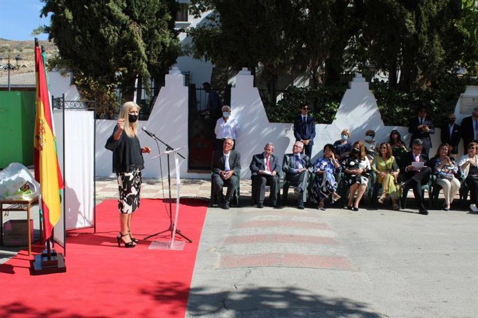 La consejera de Cultura y Patrimonio Histórico, Patricia del Pozo, ha asistido en Cacín (Granada) al homenaje al catedrático caciñeno Salvador González García