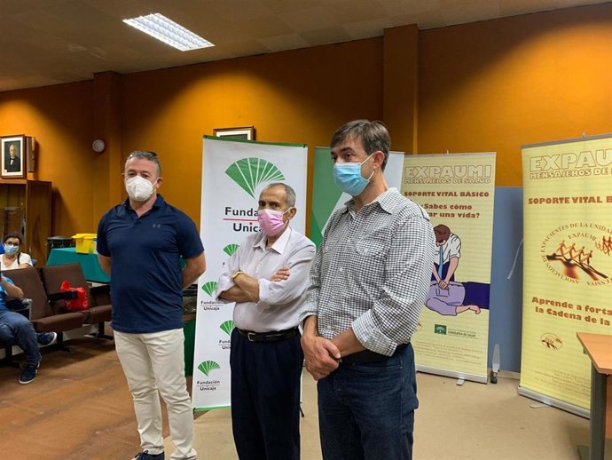 Encuentro entre Luis Rodríguez y los agentes José Miguel Mesa y Juan Tomás García Bonilla