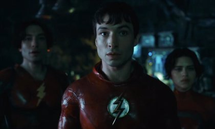 The Flash: Dos Barry Allen y una Supergirl reclutan al Batman de Michael  Keaton en la DC Fandome