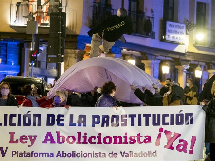 Manifestación por una Ley Abolicionista de la Prostutición en las calles de la capital vallisoletana.
