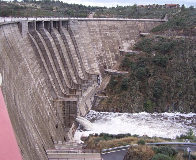 Archivo - Central hidroeléctrica en presa